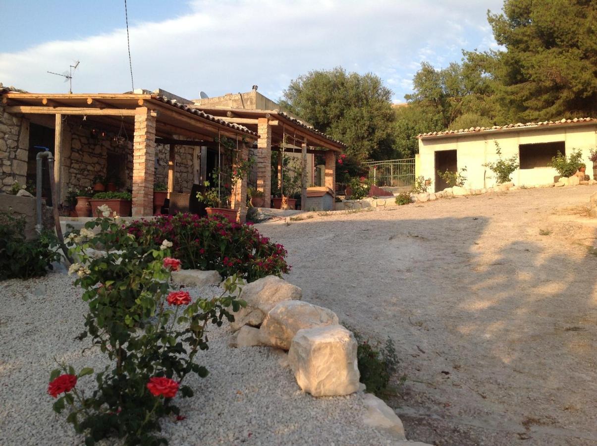 Vento Del Sud Guest House Chiaramonte Gulfi Ngoại thất bức ảnh