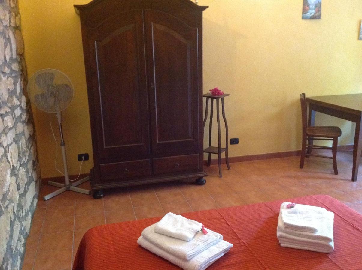 Vento Del Sud Guest House Chiaramonte Gulfi Phòng bức ảnh