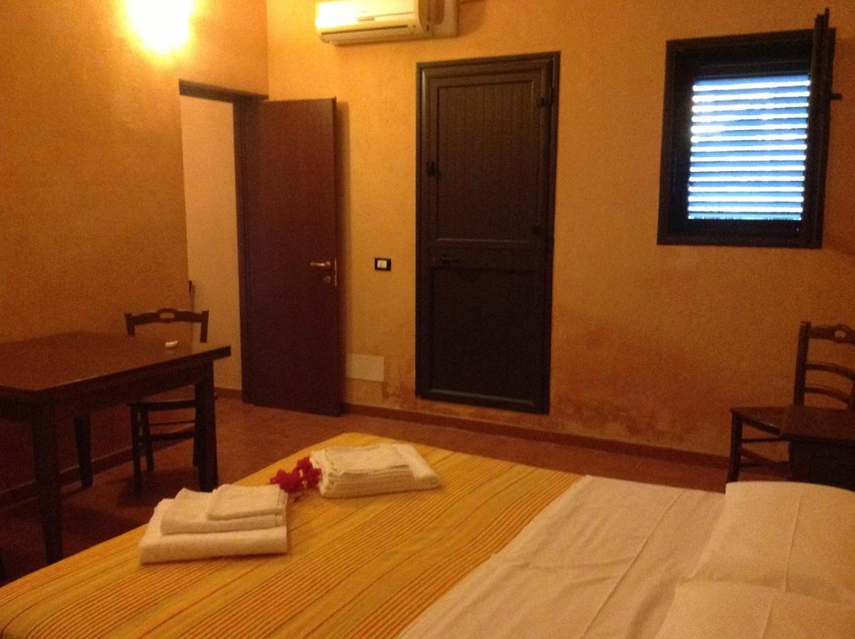 Vento Del Sud Guest House Chiaramonte Gulfi Phòng bức ảnh